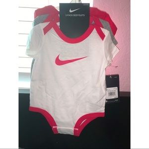 Nike 3 pack bodysuit 6m